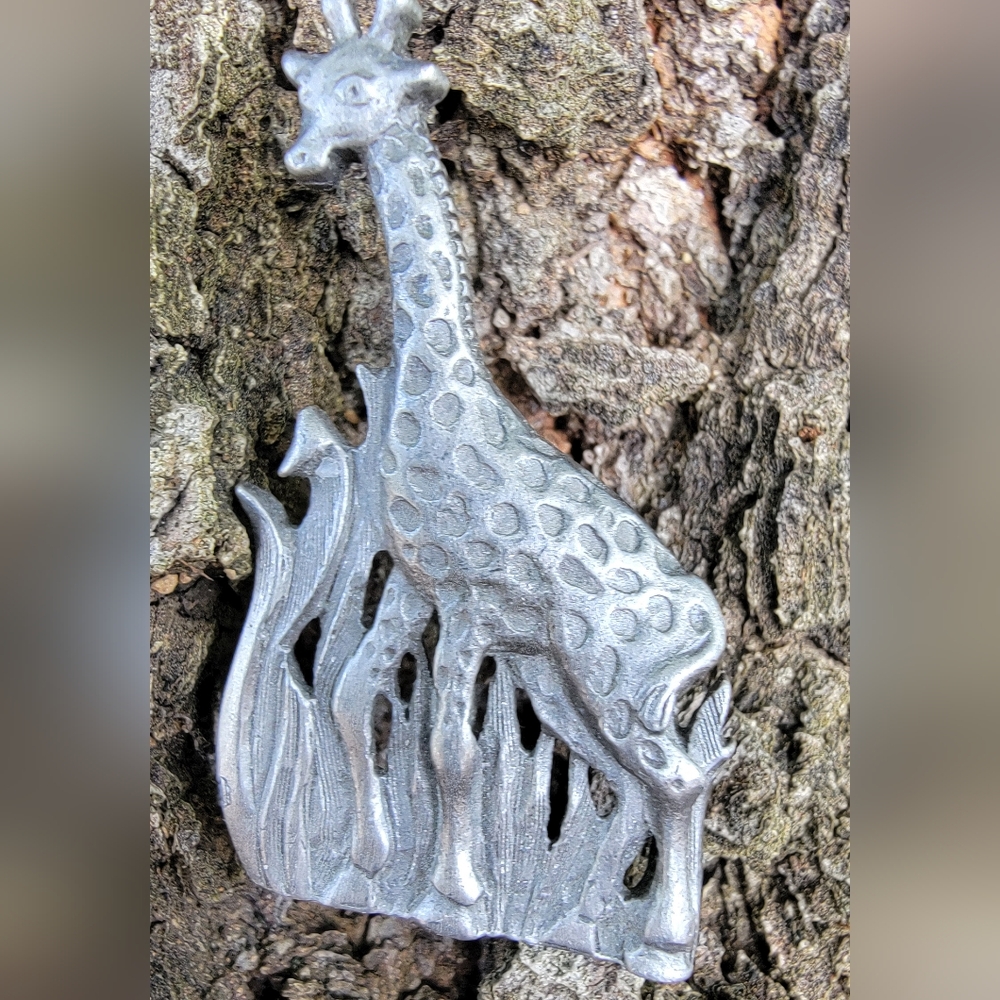 Vintage Silver Tone Giraffe Brooch